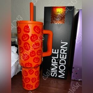 SOLD** Simple Modern 40oz Trek Signature - Jack O Lantern